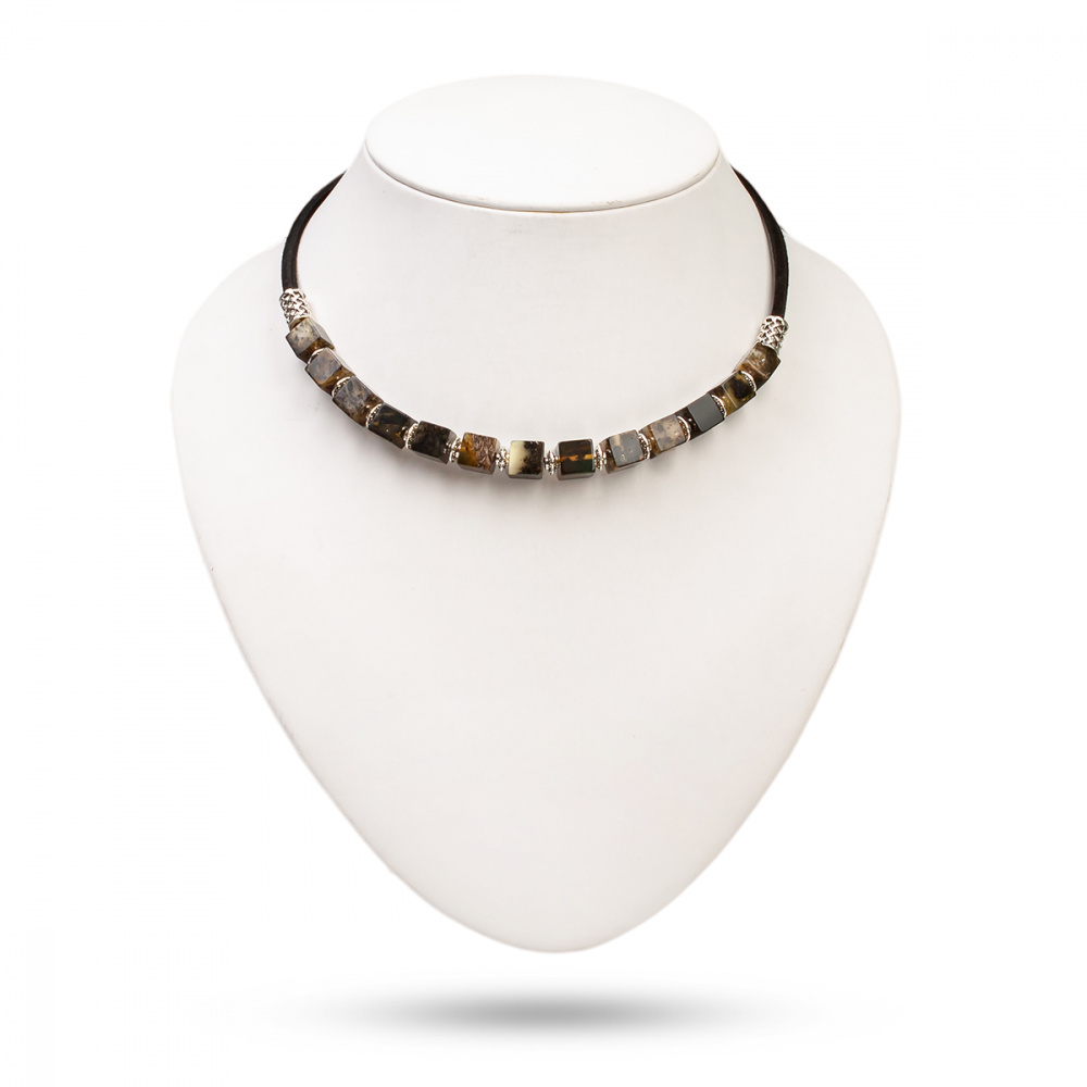 Колье из янтаря