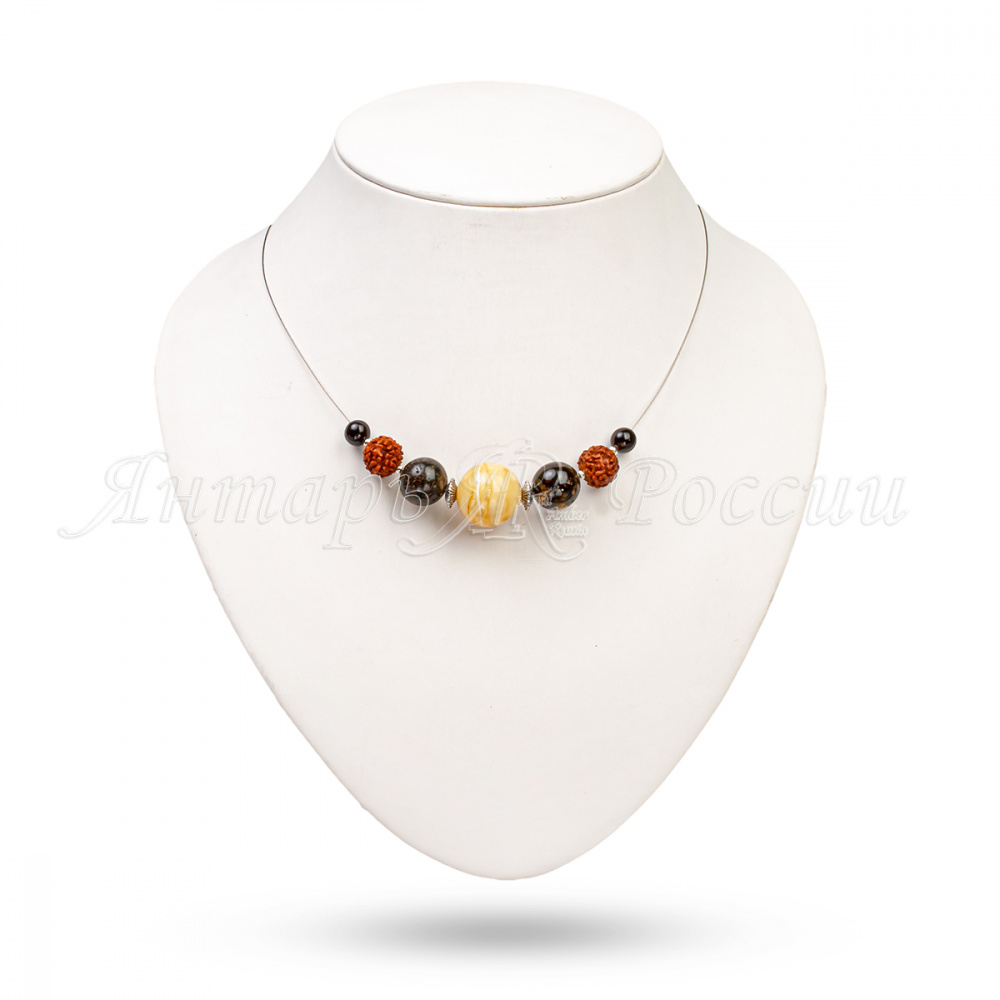 Колье из янтаря
