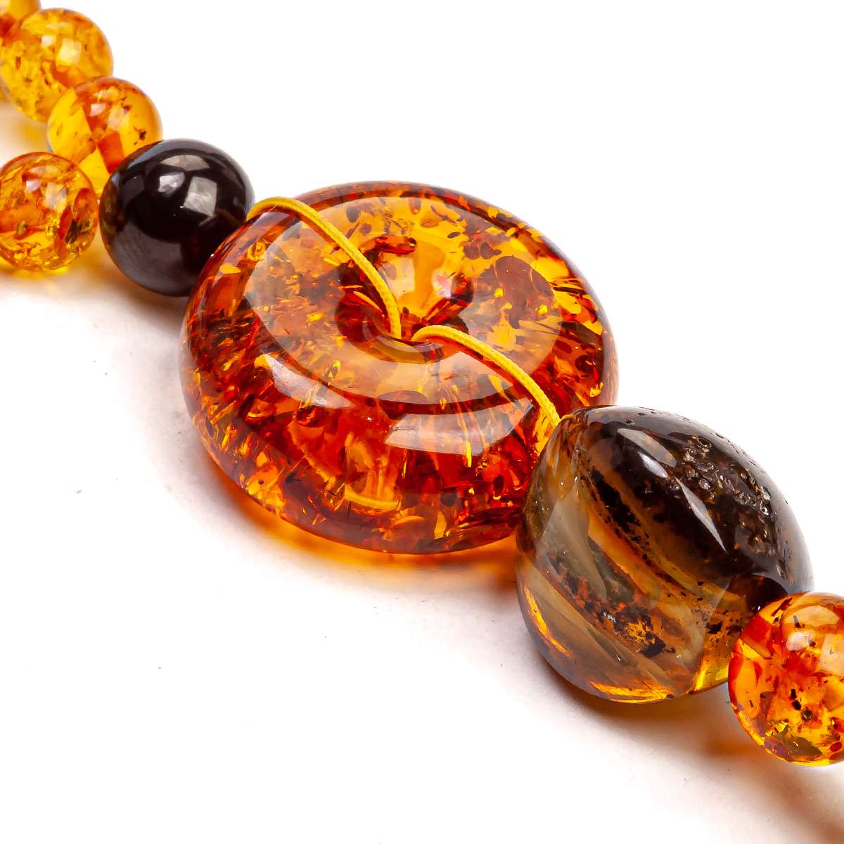 Янтарные бусы с кулоном Янтарные бусы с кулоном