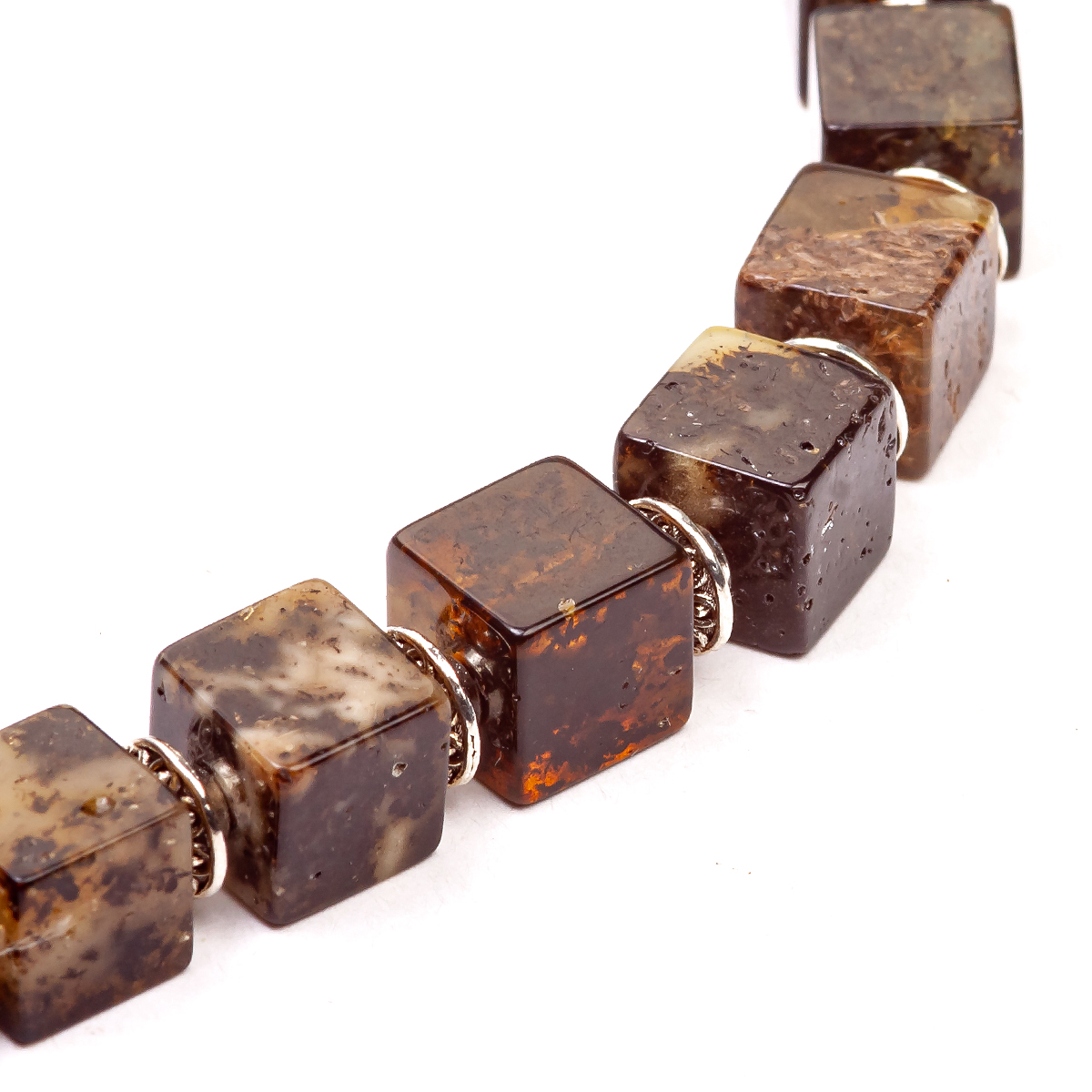 Колье из янтаря