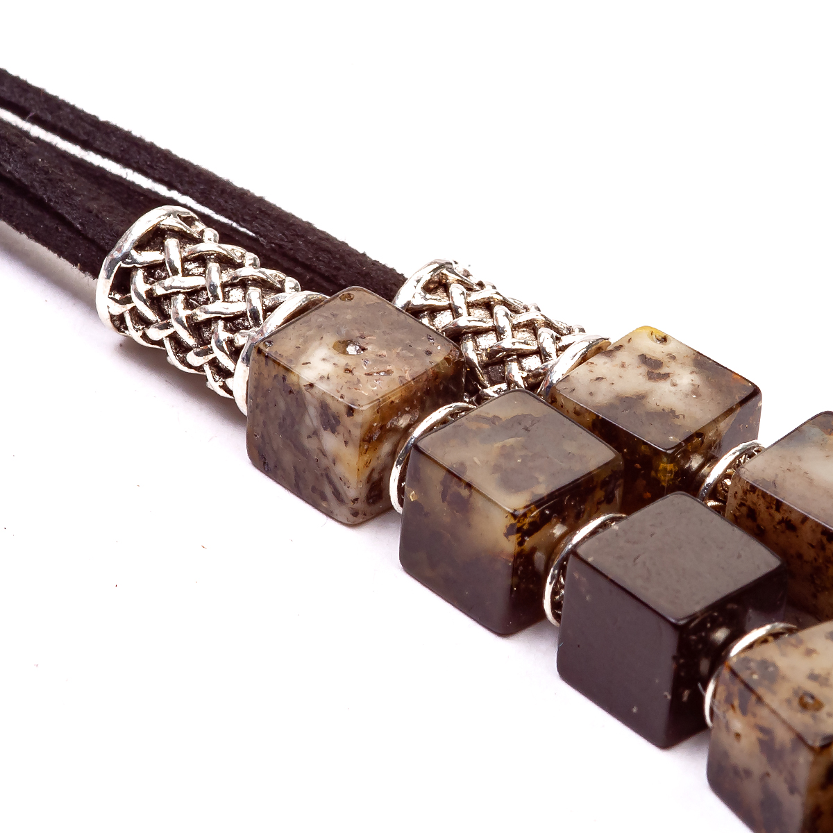 Колье из янтаря