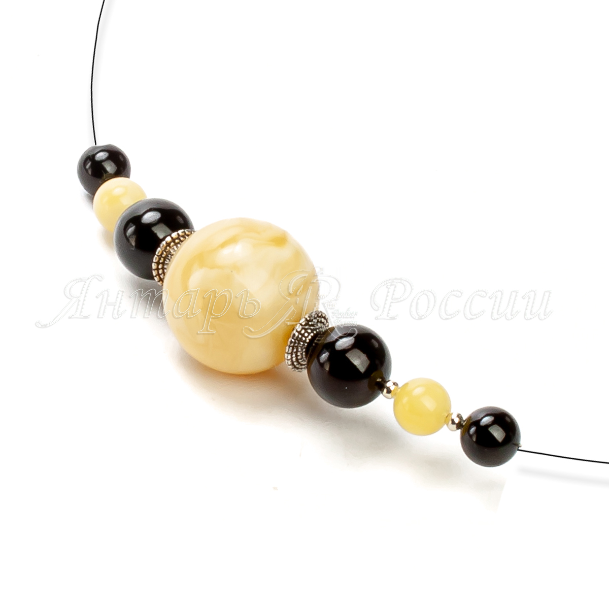 Колье из янтаря