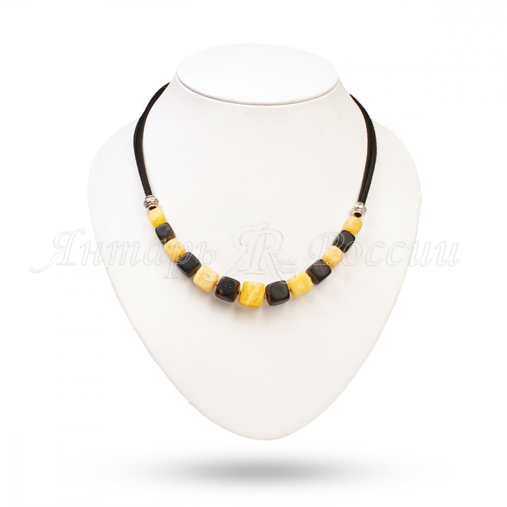 Колье из янтаря