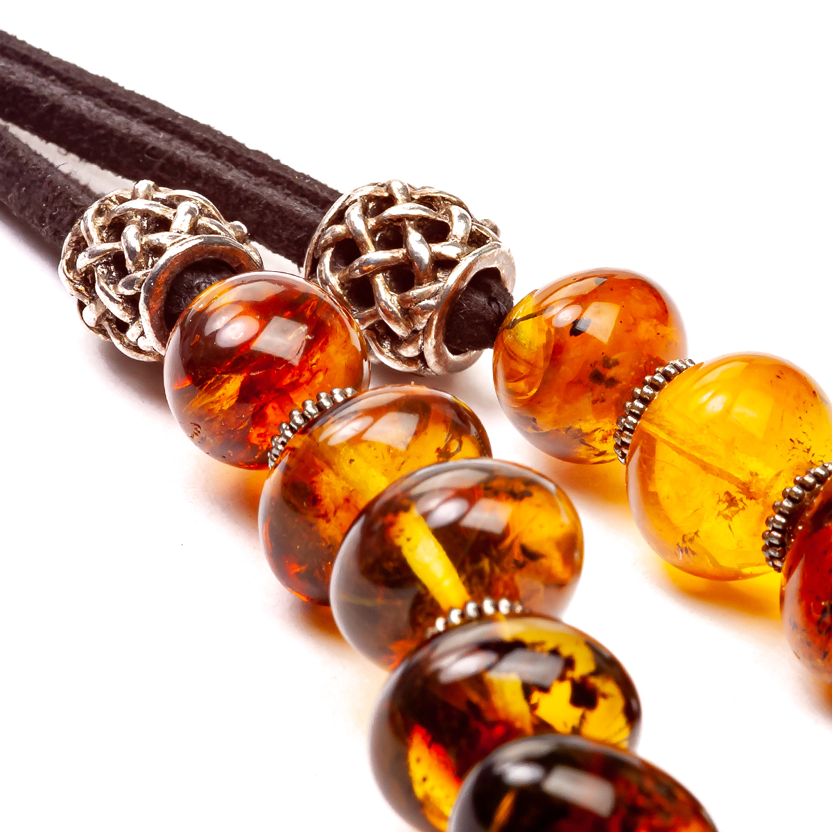 Колье из янтаря